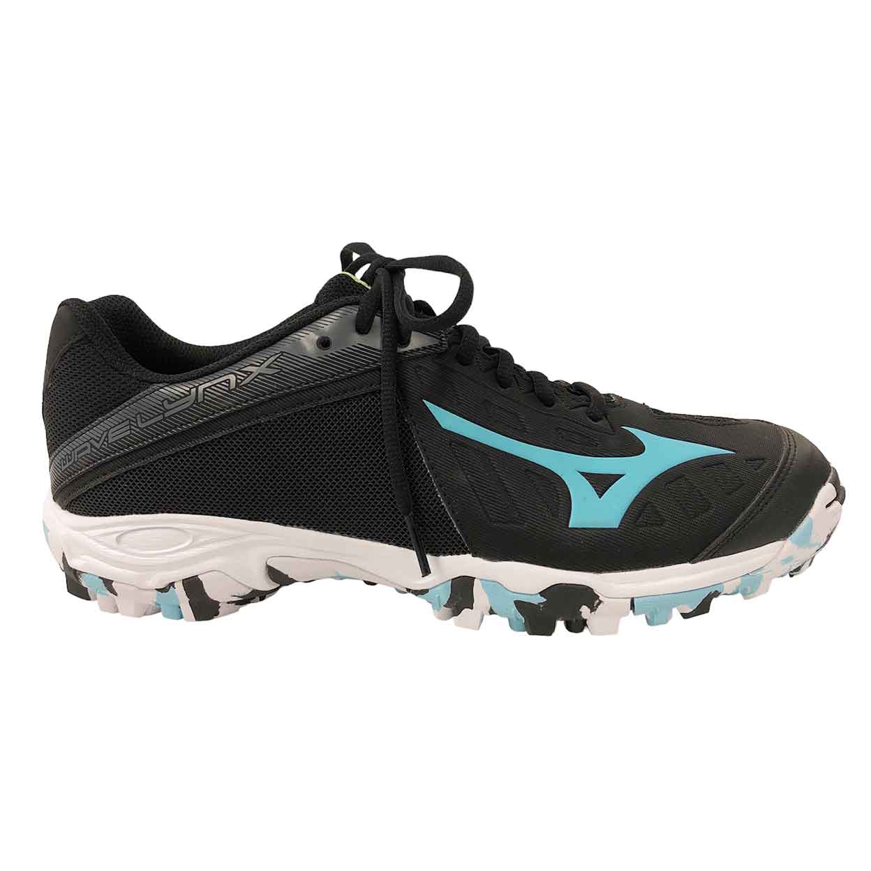 Side of the Mizuno Wave Lynx Turf Shoes